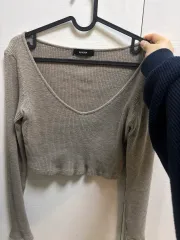 BLACKUP Vネック クロップド ゴージ ニット