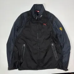 プーマ Ferrari ロゴ ウィンドブレーカー ジャケット