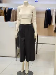 (定価18万円 1回着用) THE IZZAT ワイドフィット キュロットパンツ *フィット환상*