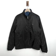 48 PRADA プラダ 三角ロゴ リバーシブル 軽量ダウン