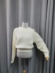 片方オフショルダー 編みニット