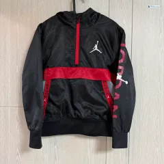 ナイキキッズ ウィンドブレーカー 120-130 (8-10)