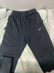 ナイキ ソロスウッシュ トレーナー パンツ