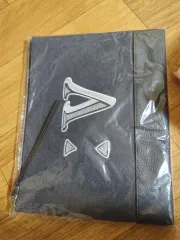 新品) 刺繍クラッチバッグ