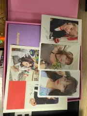 TWICE（トゥワイス）アルバム トレカ 含む