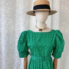 グリーンドット柄ワンピース パフスリーブ ベルト付き フレアシルエット ロング丈 レトロ  クラシカル ヴィンテージ 上品