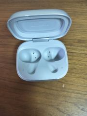 JBL LIVE BEAM 3 シルバー　充電ケース