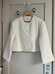 August D バイ アン 通販 白 ジャケット (新品)