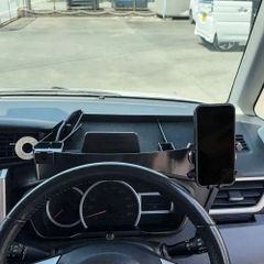 ルーミー トヨタ純正後期型オープントレイ+ドリンクホルダー - メルカリ