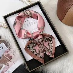 新品 スカーフ ピンクレオパード