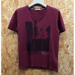 【中古】[印象BC] OFUON オフオン 46 ワインレッド 赤系 Tシャツ Vネック 半袖 カットソー フォトプリント 英字プリント ボックスカット レディース？のサムネイル
