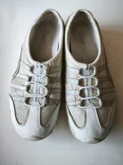 スケッチャーズ レディース スニーカー アイボリー