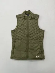 ナイキ エアロレイヤー ランニング 軽量ダウン M カーキ