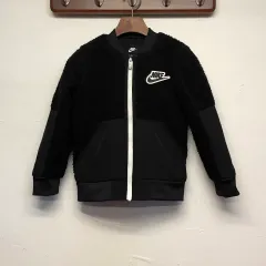 ナイキ（キッズ）ブラック シェルパ ジャケット