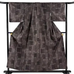 【美品】 紬 身丈155.5cm 裄丈61.5cm S 袷 色紙 幾何学模様 焦茶色 正絹 秀品 【中古】