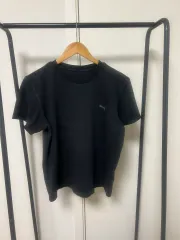 PUMA ブラック 半袖 Tシャツ 875