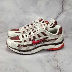 ナイキ レディース 240 (メンズ 235) P-6000 メタリック サミット 白 新品