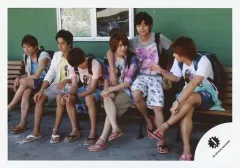 【中古】生写真(ジャニーズ) Mr.King vs Mr.Prince/集合(6人)/横型・全身・座り・衣装グレー・青・ピンク・黄・肩組み・背景緑/キンプリハワイ第二弾/公式生写真