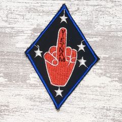 CA49④ キャラクター ベトナム 戦争 ワッペン 人気 中指 ピース 手 ハンドサイン 青 黒 パッチ カスタム ベトジャン 米軍 アメカジ