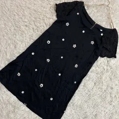 Cynthia Rowley 花飾りTシャツ ブラック F 可愛い オシャレのサムネイル