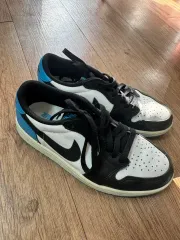 ナイキ ジョーダン 1 レトロ ロー OG ブラック アンド ダーク パウダー ブルー