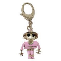 新品未使用　CHANEL シャネルキーリング　ハート　人形　ショッパー付　超希少 新品未使用 CHANEL シャネルキーリング ハート 人形 ショッパー付 超
