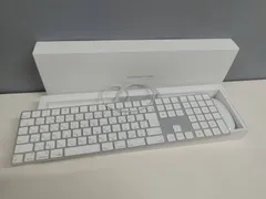 ジャンクApple iMac (Magic Mouse付き)21.5インチ Apple iMac 21.5 inch, late 2013 with Apple wireless keyboard and
