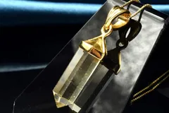 【１点物】シルバー925◇AAA透明レモンカラー リビアングラス　25x8mm　両剣ポイント ペンダントトップ パワーストーン 天然石 _PD897