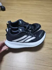 アディダス CLOUDFOAM ランニングシューズ 280サイズ