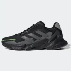 アディダス ランニングシューズ