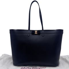 極美品 Salvatore Ferragamo サルヴァトーレフェラガモ ヴァラ 極美品 Salvatore Ferragamo サルヴァトーレフェラガモ ヴァラ