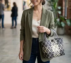 プラカゴバッグ ～M～ 大人可愛い 黒ベージュ  撥水素材で 雨季に安心