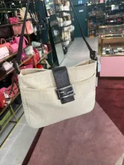 FENDI(フェンディ) FF ロゴ ショルダーバッグ アイボリー