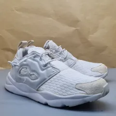 リーボック フューリーライト レディーススニーカー 24センチ