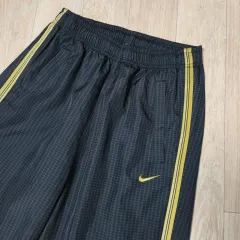 ナイキ ブラック/GOLD CHECK トラック パンツ