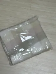 柔らかい新品マフラー（写真暗め、ほんわかした感じ）