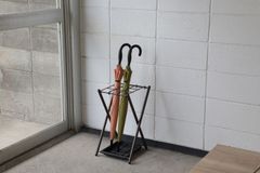 ⭐︎上品⭐︎ ブルーとホワイトの陶器製傘立て だ円型 - メルカリ