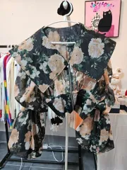 フラワー パターン シースルー クロップド ブラウス