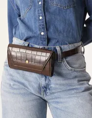 エイソス レディース アクセサリー ベルト ASOS DESIGN oversized croc belt bag in chocolate Chocolate チョコレートのサムネイル