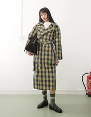 コルージョン レディース アウター コート COLLUSION oversized checked trench coat in yellowイエロー