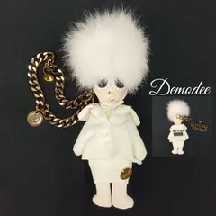 Demodee デモデ バッグチャーム ／ドールチャーム ／ コサージュ ／ ブローチ ／ オフホワイト ／ 匿名配送 匿名配送のサムネイル