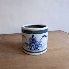 青白い陶器 火鉢 植物と鳥のデザイン - メルカリ