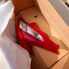 35 日産 Z34 純正テールランプ G2　中古品のサムネイル