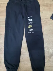 ナイキ マルチ ロゴ トレーナー ズボン