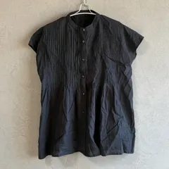 ピンタックノースリーブブラウス