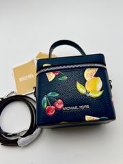 MICHAEL KORS フルーツプリントバニティバッグ月末値下 - メルカリ