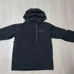 Columbia チタン ブラック ウィンドブレーカー 105