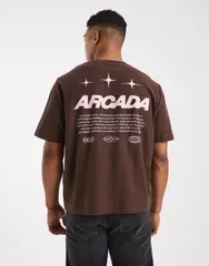 コットンオン メンズ トップス Tシャツ クロップド グラフィック Cotton cropped fit graphic Tshirt in chocolate BROWN ブラウン
