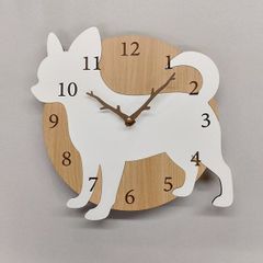 名入れ無料】犬小屋から顔を出しているシュナウザー 黒の掛け時計 木製