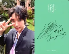 【中古】コレクションカード(男性) イ・ジュンギ(LEE JOONGI)/裏面緑・印刷サイン入り/イ・ジュンギ公式マガジン「ONE FINE DAY [Vol 1 STAY MORE ＆ Vol 2 PLAY MORE]」付属セルフィーフォトカード